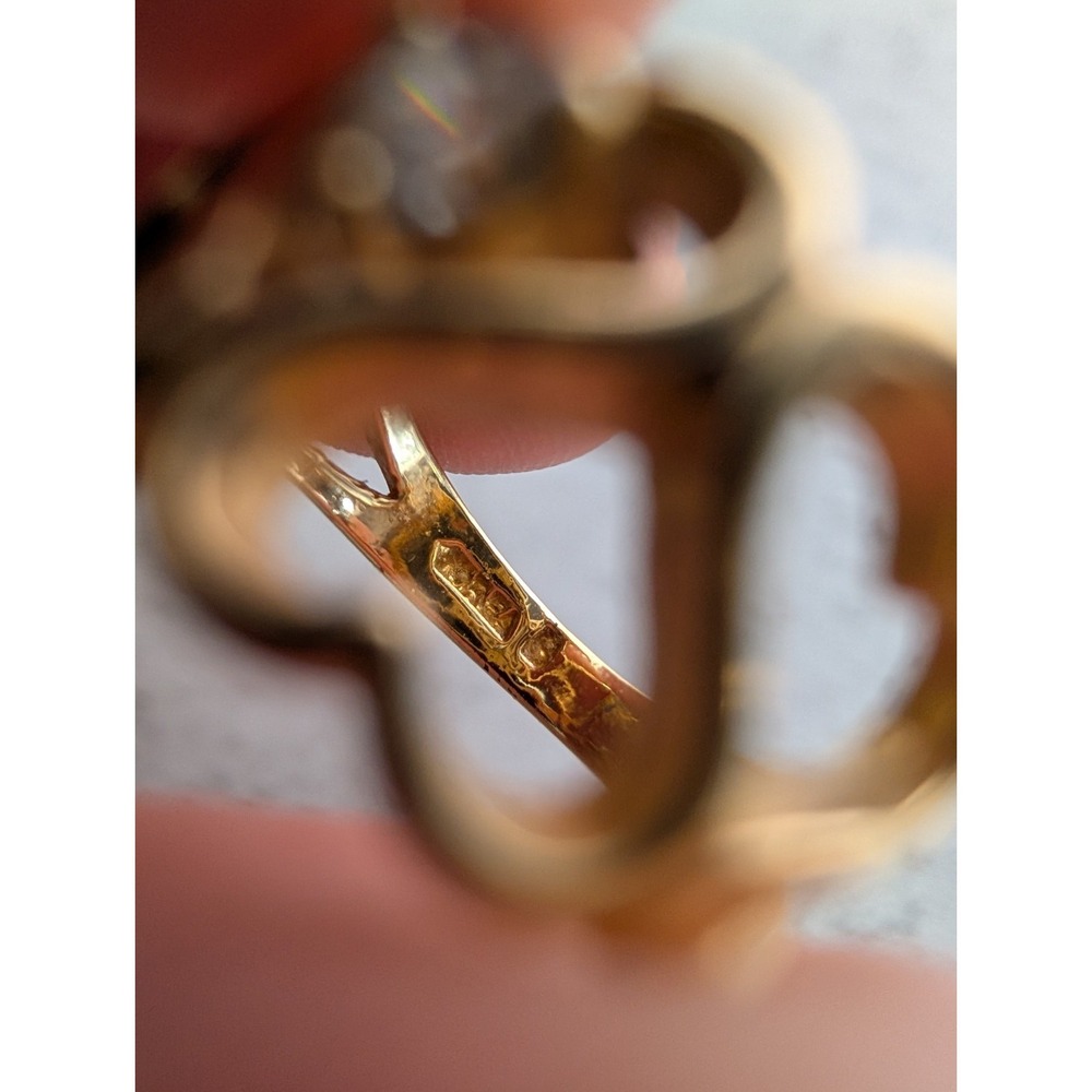 Vintage Signed Korea Size 8 Gold tone Crystal Linked Hearts Ring - Picture 4 of 4